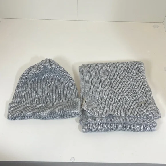 Michael Kors Hat and Scarf EUC Gray Michael Kors Scarf and Hat Set (NWT) – Lux Second Chance main image 3